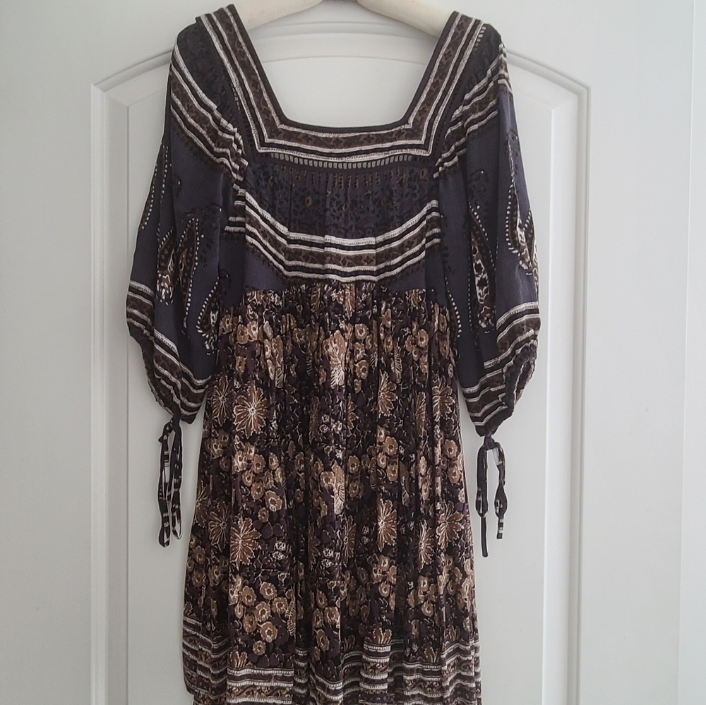 Free people 3/4 sleeves opened back gorgeous dress